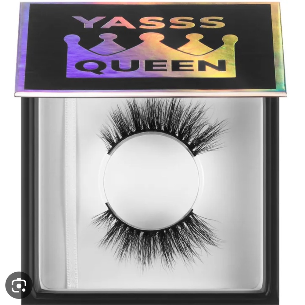 Lilly Lashes